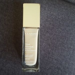 Clarins Skin Illusion in shade 103